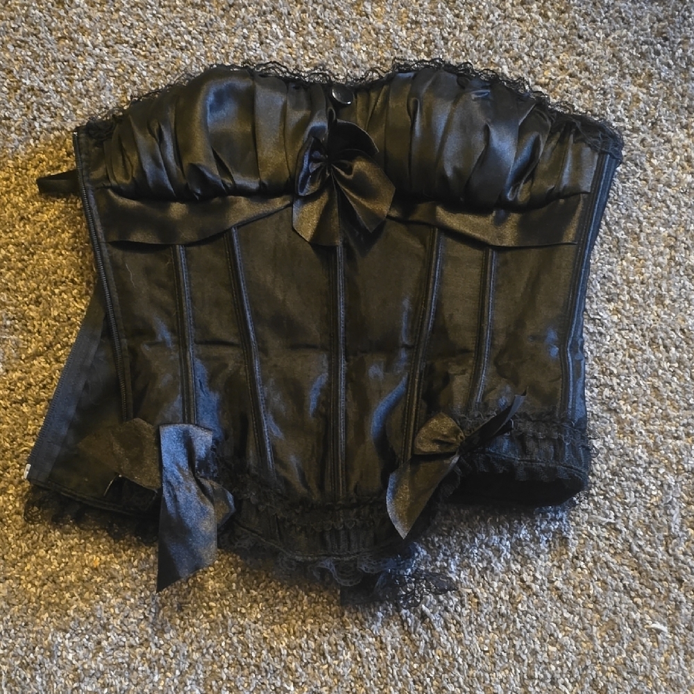 Size small black lacey side zip corset